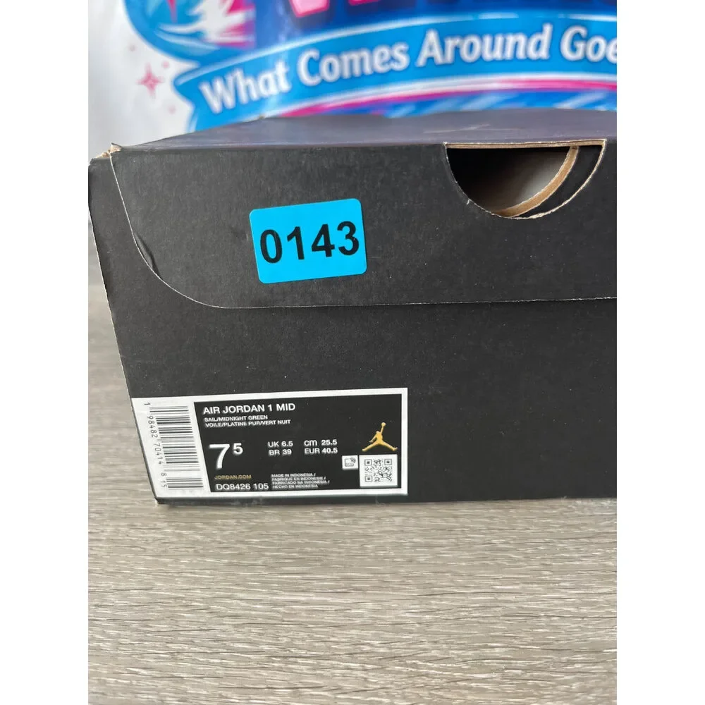 Nike Air Jordan 1 Mid (Size M7.5)
